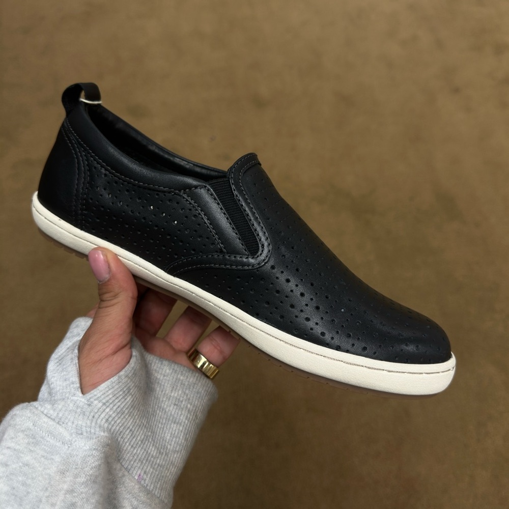 Taos leather shoe